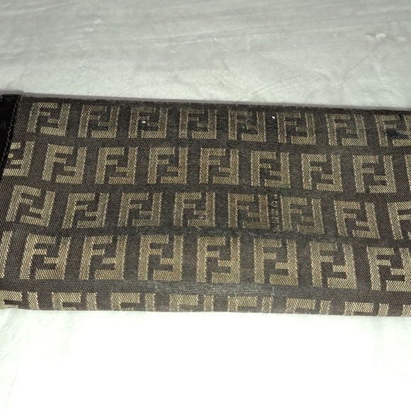 Authentic Fendi long wallet - Picture 3 of 16